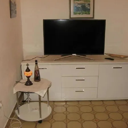 Apartment 5135-1 For 4 Pers In Pisak