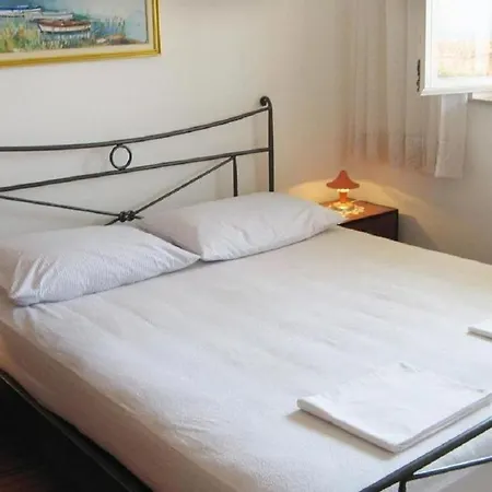 Apartment 5135-1 For 4 Pers In Pisak